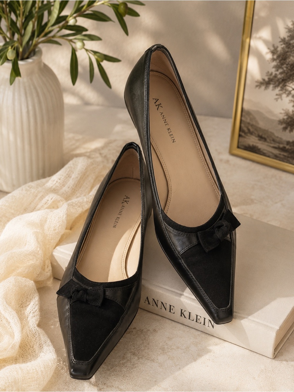 Anne Klein Black Pointed Bow with suede accent 1 inch heels 8 1/2 medium